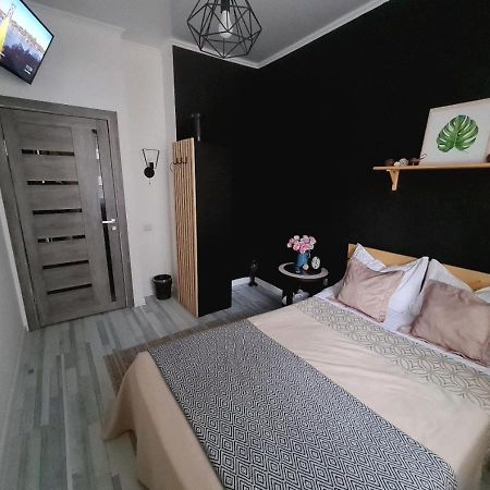 HALAL-Apartamenty рядом ТРЦ MegaAlma-Ata Екстер'єр фото